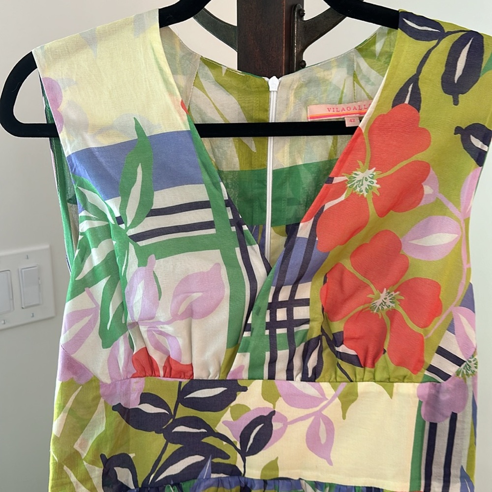 Designer Dress - Picture 2 of 8